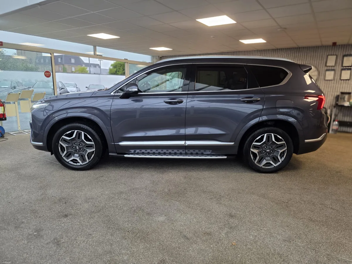 Hyundai Santa Fe 1.6 PHEV 4WD Executive 7S 2022 - Image 4