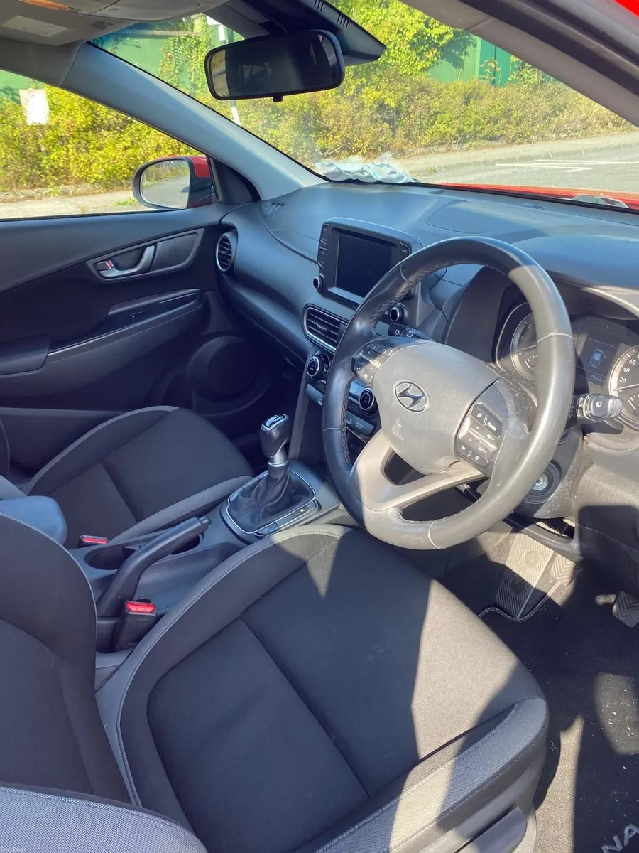 HYUNDAI KONA EXECUTIVE - Image 5