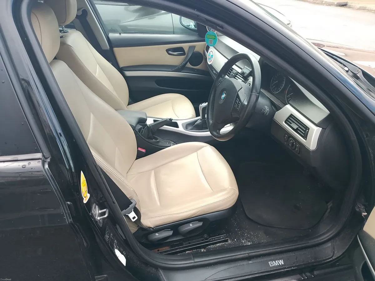 BMW 3-Series 2010 - Image 3