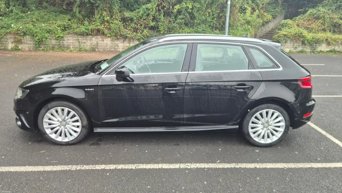 Audi A3 e-tron 2015 - Image 2