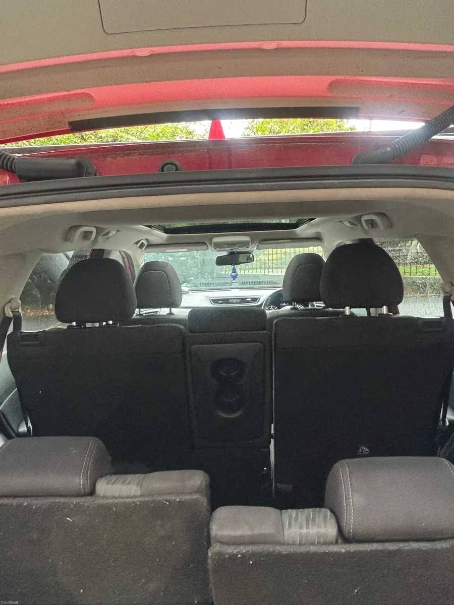 2019 Nissan X Trail 7 seater - Image 5
