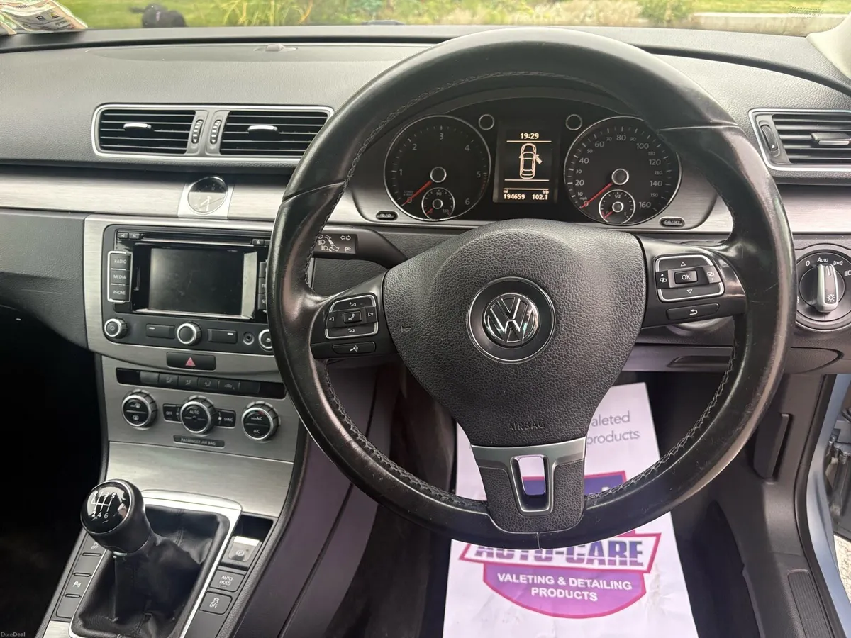 Volkswagen Passat - Image 4