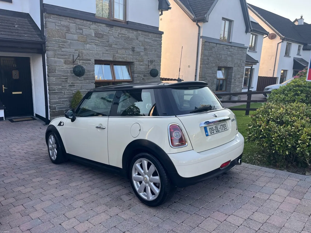 Car - Image 3