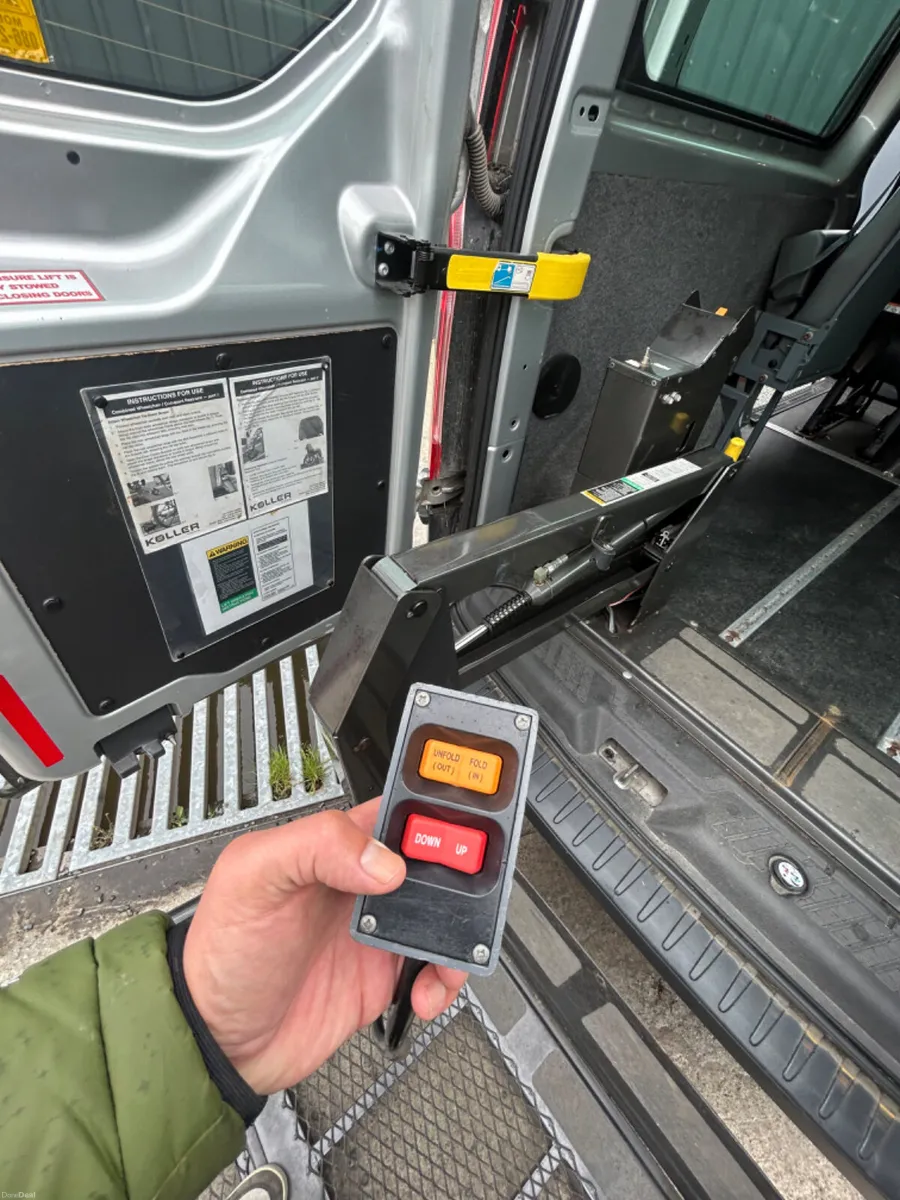 131 Ford Transit 8 seats remote wheelchair lift - Image 5
