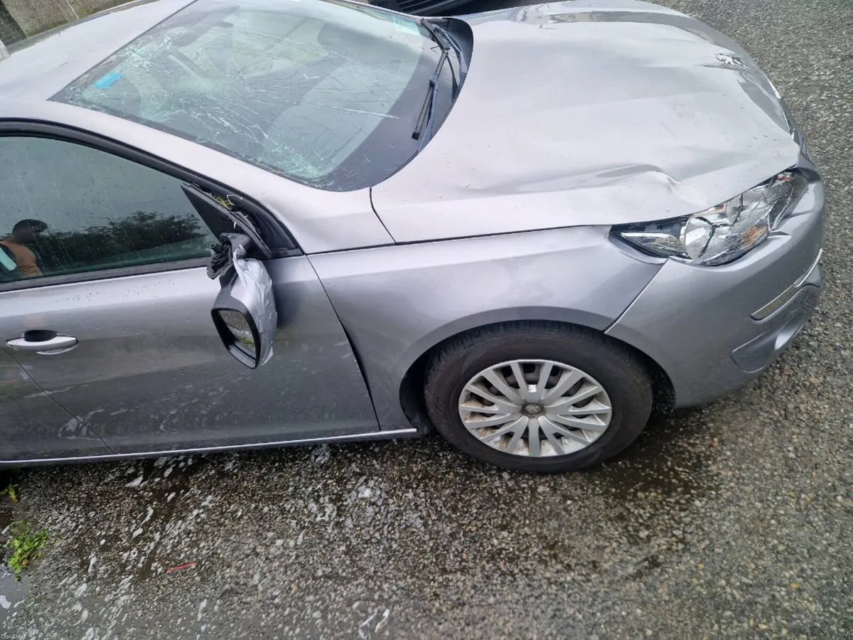 2017 Peugeot 308 1.2 nct and tax READ ADD - Image 6
