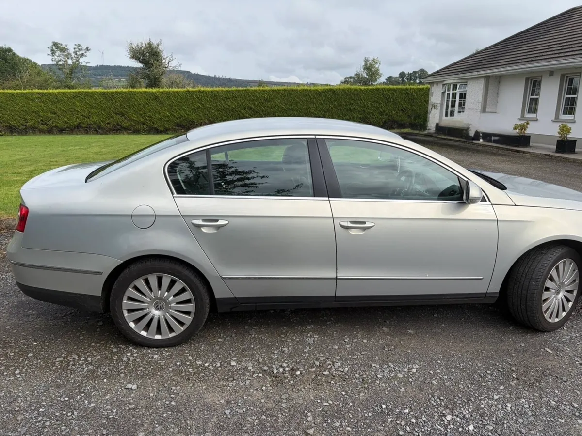 VW Passat 2010 High Spec - Image 1