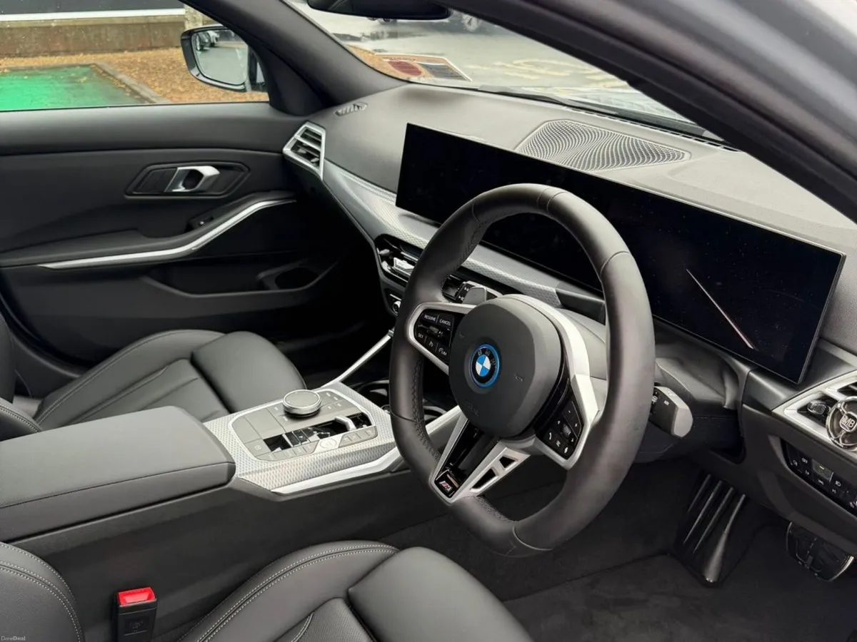 BMW 3-Series 330e M Sport Saloon - Image 5