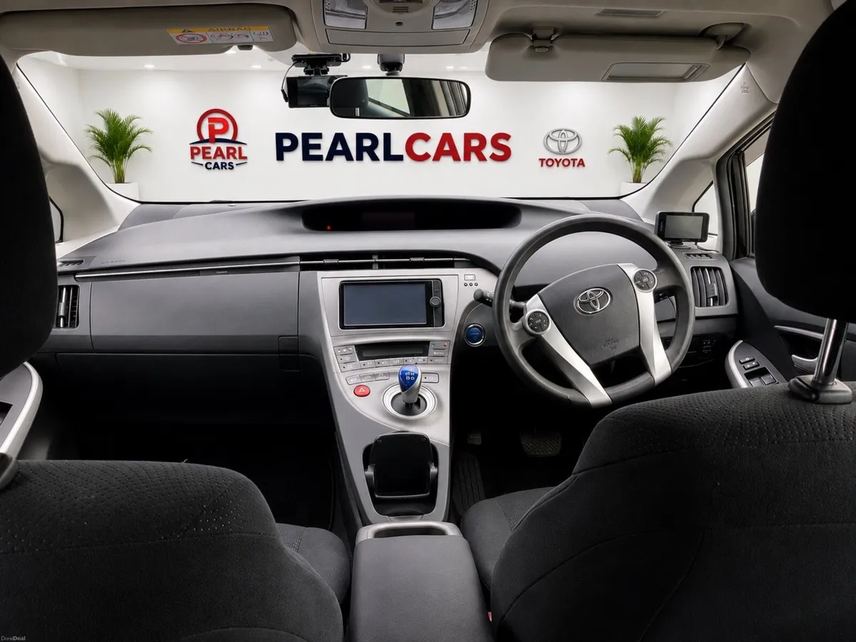 Toyota Prius 2014 Hybrid with 3 months warranty - Image 6