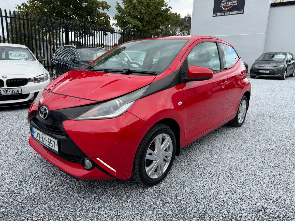 *TINY KM* 2014 (142) Toyota Aygo 1.0 X-Play - Image 3