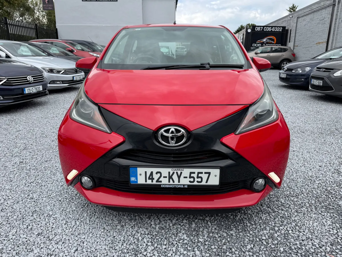 *TINY KM* 2014 (142) Toyota Aygo 1.0 X-Play - Image 2