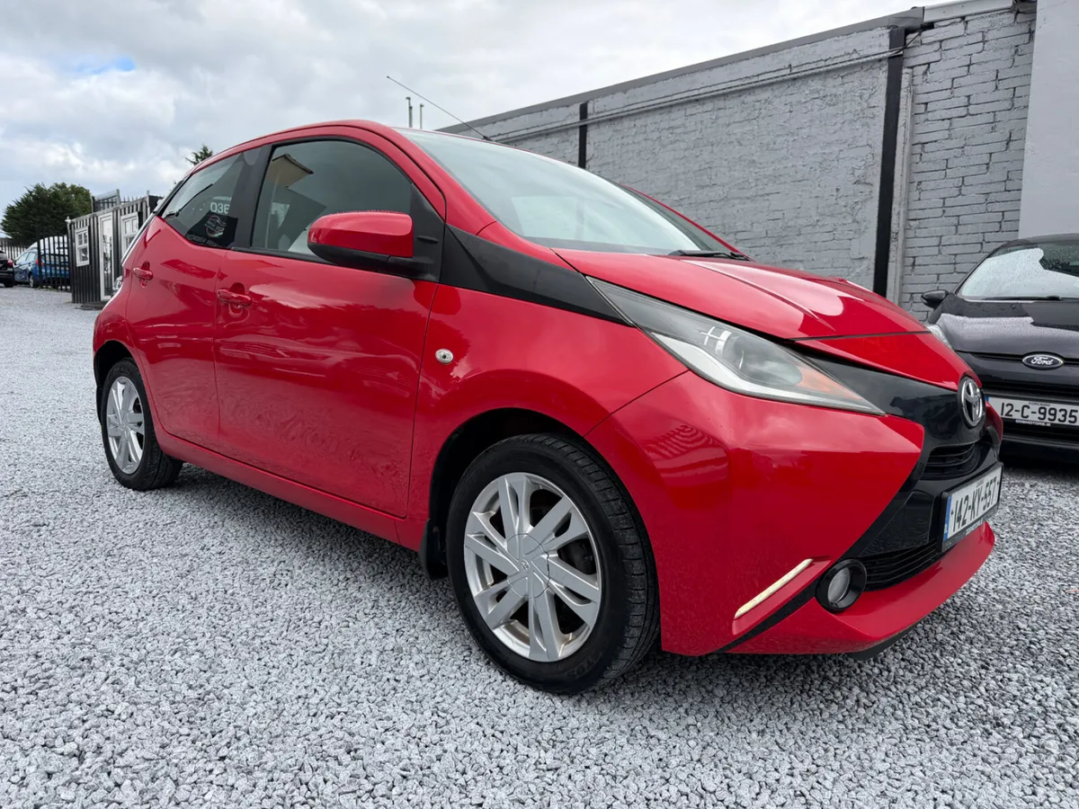 *TINY KM* 2014 (142) Toyota Aygo 1.0 X-Play - Image 1