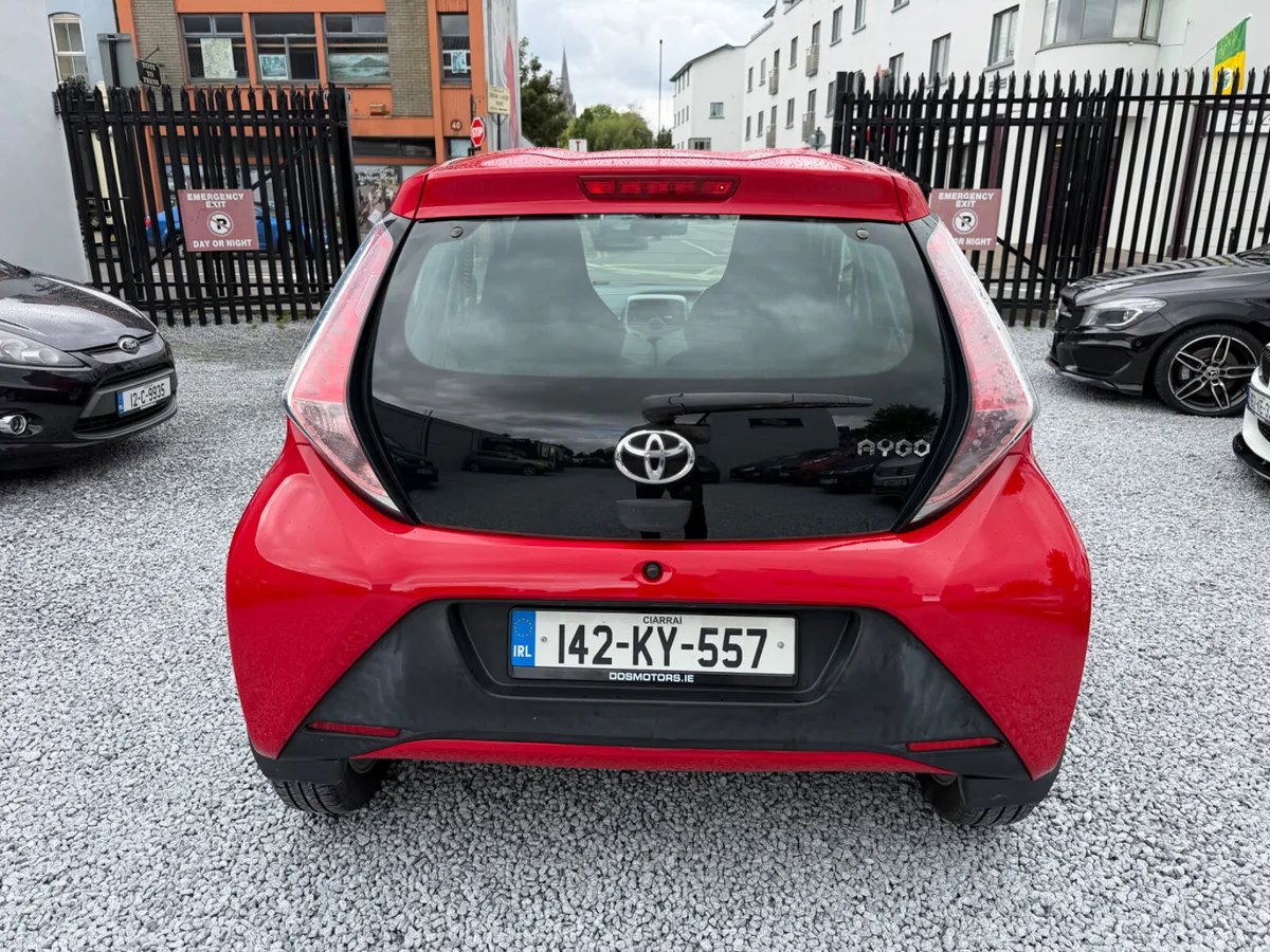 *TINY KM* 2014 (142) Toyota Aygo 1.0 X-Play - Image 6