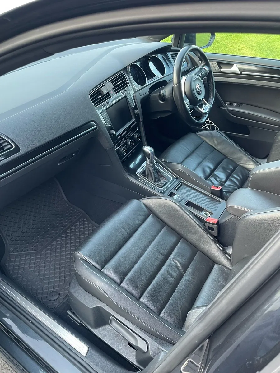 VW GOLF GTE HIGHEST SPEC - Image 5