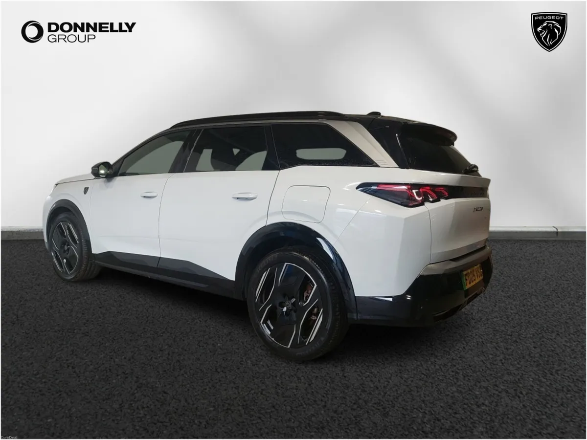 Peugeot 5008 E- Electric Estate GT - Image 2