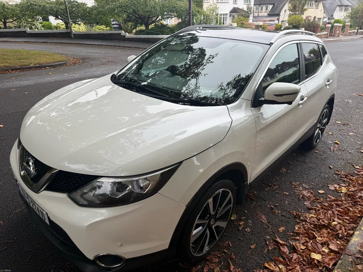 2015 Nissan Qashqai SVE Leather Sunroof Sat Nav - Image 2