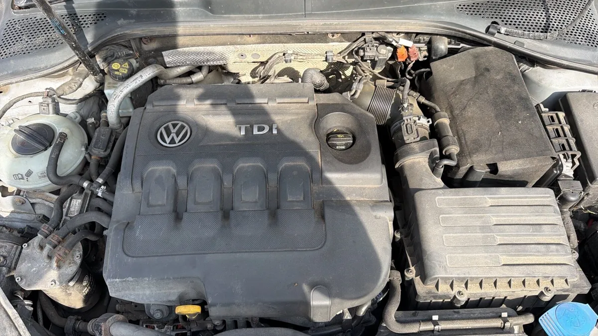 Volkswagen Golf 1.6 TDI BlueMotion - Image 5