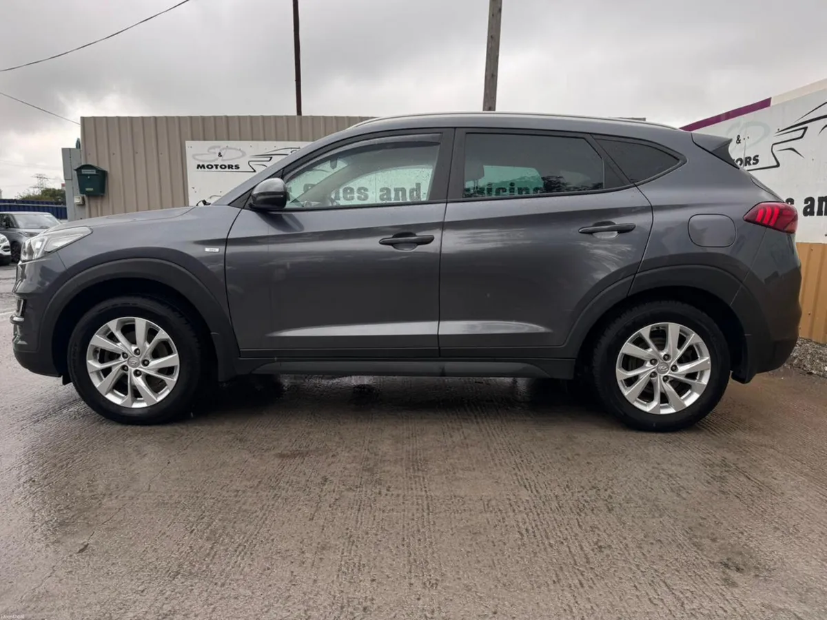 202 Hyundai Tucson 1.6D Executive Mild Hybrid - Image 5