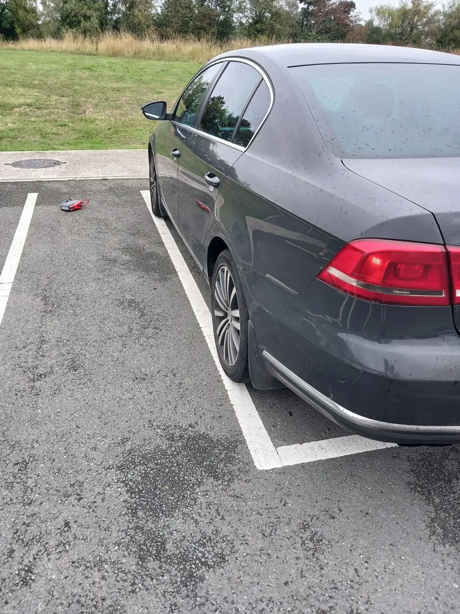 2011 vw passat - Image 3