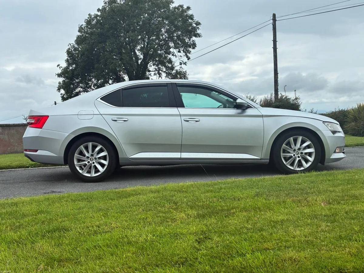Skoda Superb - Image 4