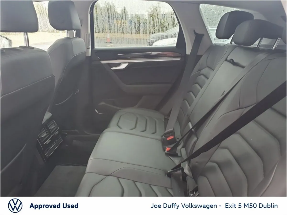 Volkswagen Touareg ELEGANCE 3.0TSI PHEV 381HP 4M D - Image 6