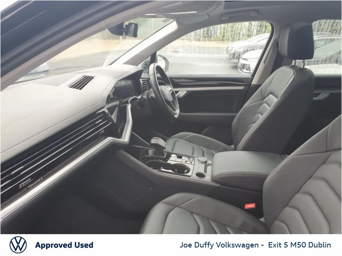 Volkswagen Touareg ELEGANCE 3.0TSI PHEV 381HP 4M D - Image 3