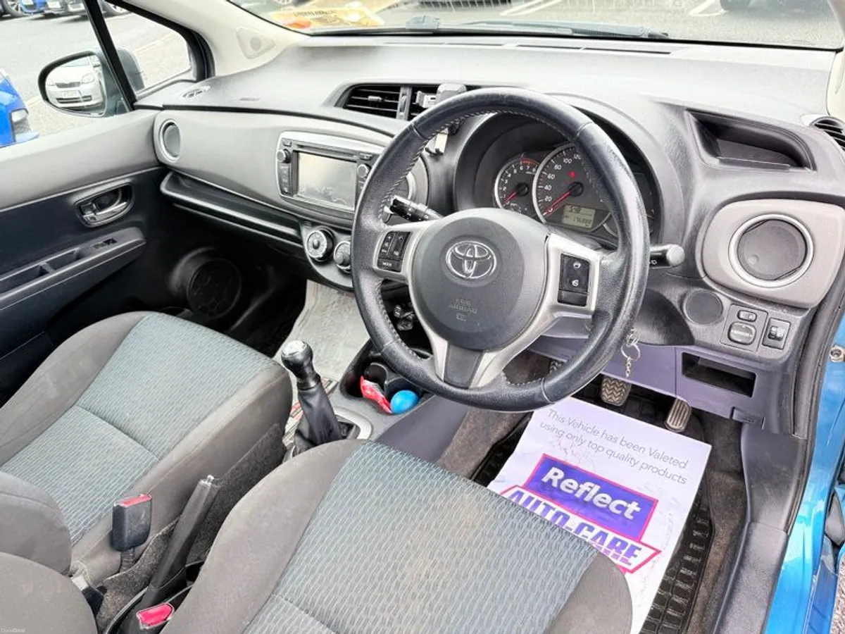 2012 Toyota Yaris - Image 2