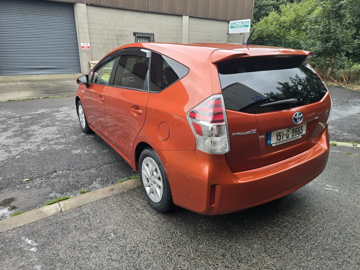2015 Toyota Prius Alpha 1.8 Hybrid 7-Seater - Image 6