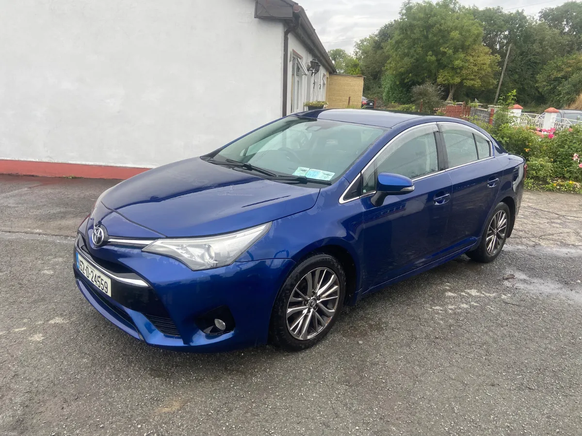 Toyota Avensis 2015 petrol - Image 2