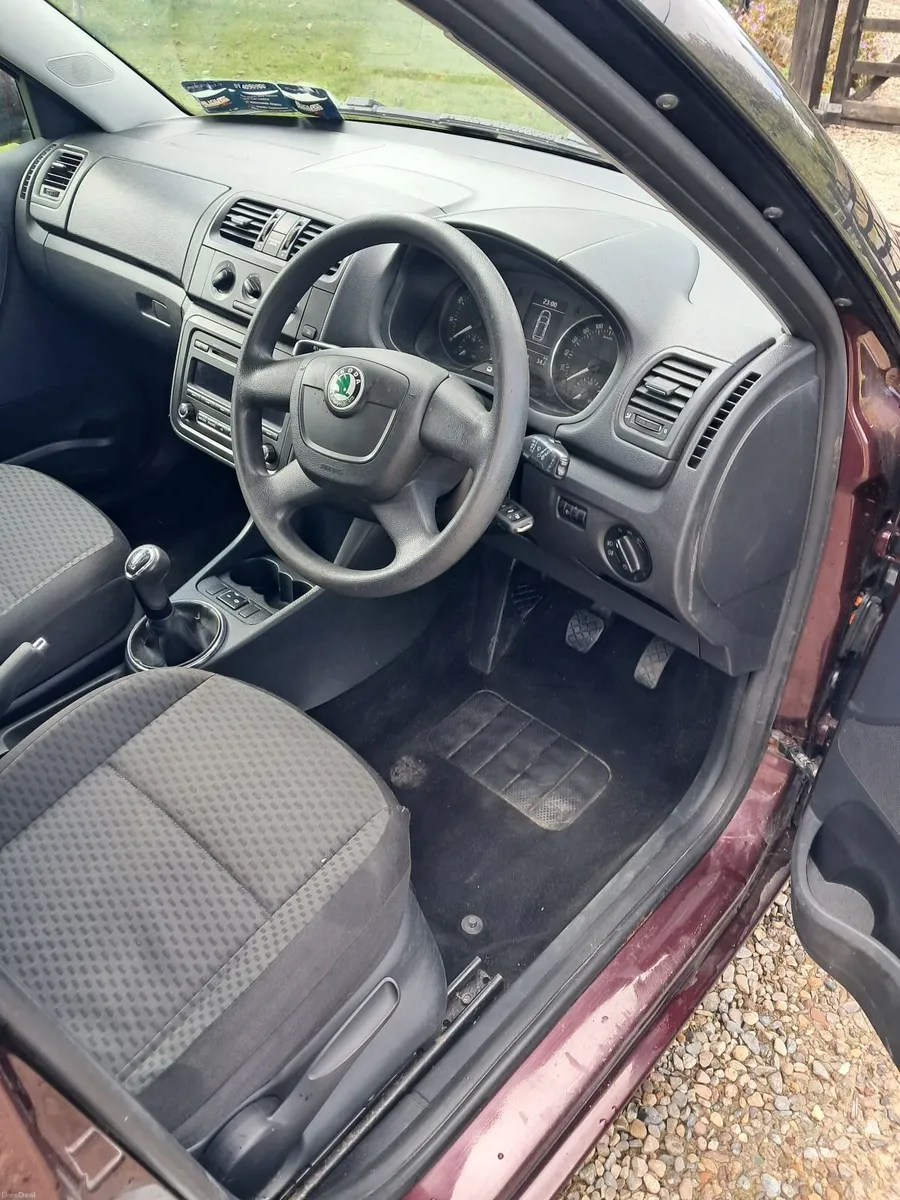 Skoda Fabia 2011 - Image 5
