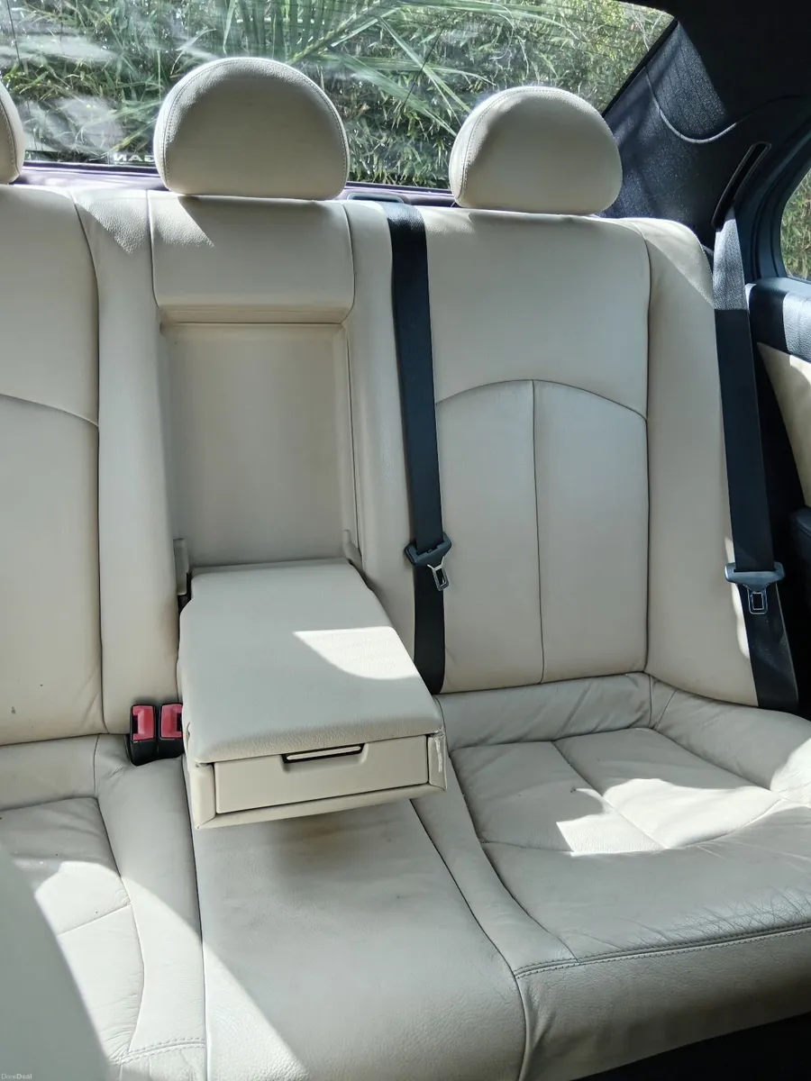 Mercedes-Benz E-Class 2008 - Image 2