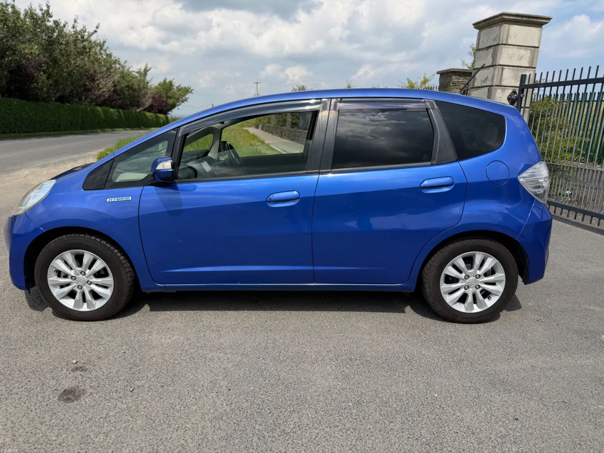 132 Honda Fit / Jazz Hybrid 1.3 Fresh Import & NCT - Image 4