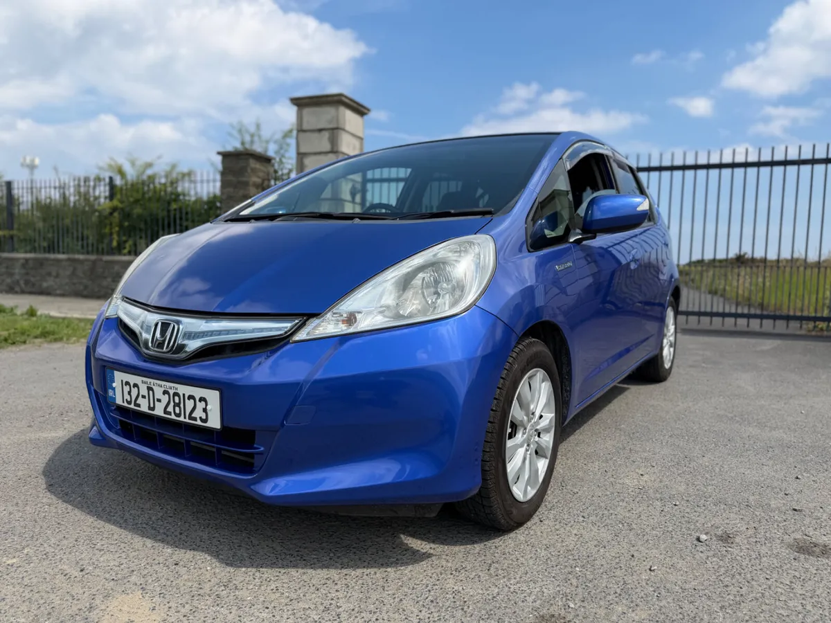 132 Honda Fit / Jazz Hybrid 1.3 Fresh Import & NCT - Image 3