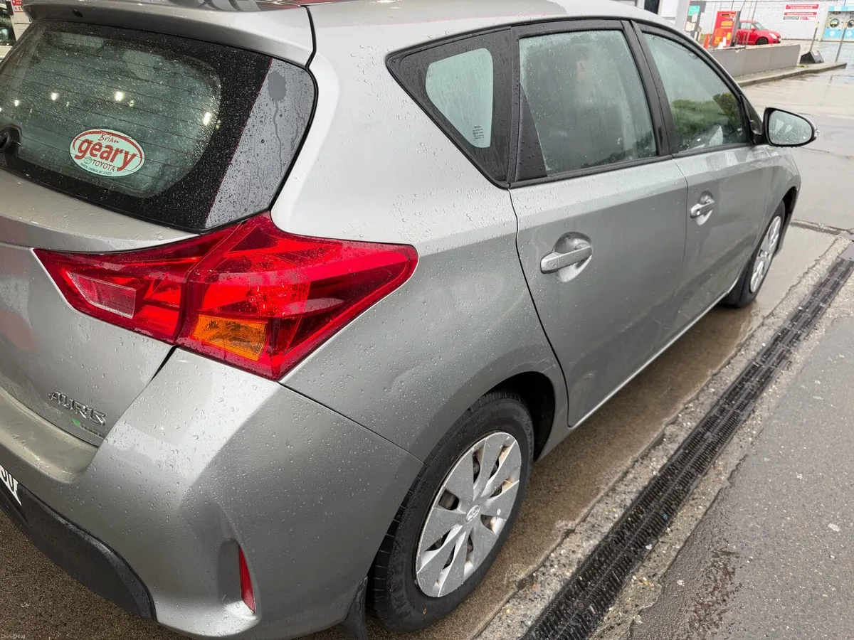 Toyota Auris Only 110 k kilometres - Image 5