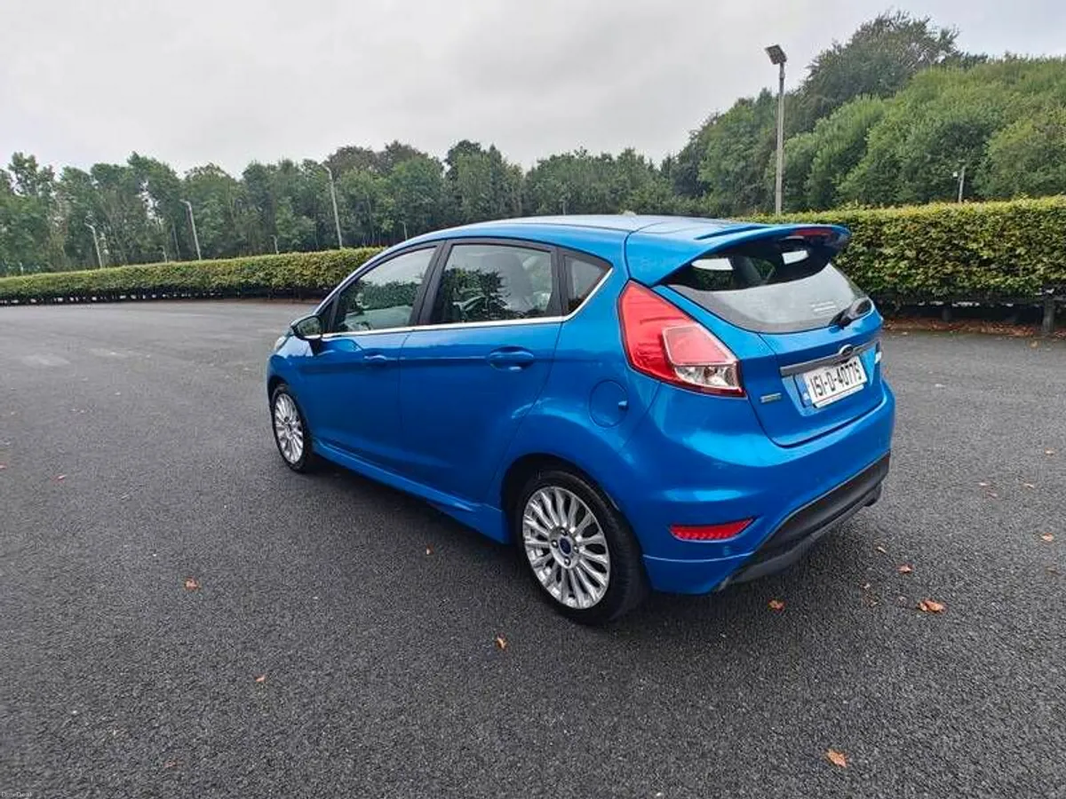 2015 Ford Fiesta Automatic low mileage - Image 6