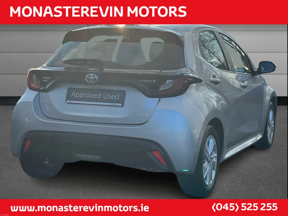 Toyota Yaris HYBRID LUNA 4DR AUTO - LOW MILEAGE - Image 4