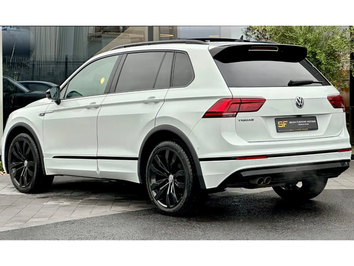 Volkswagen Tiguan R-LINE 2.0 TDI MANUAL 6SPEED FWD - Image 3