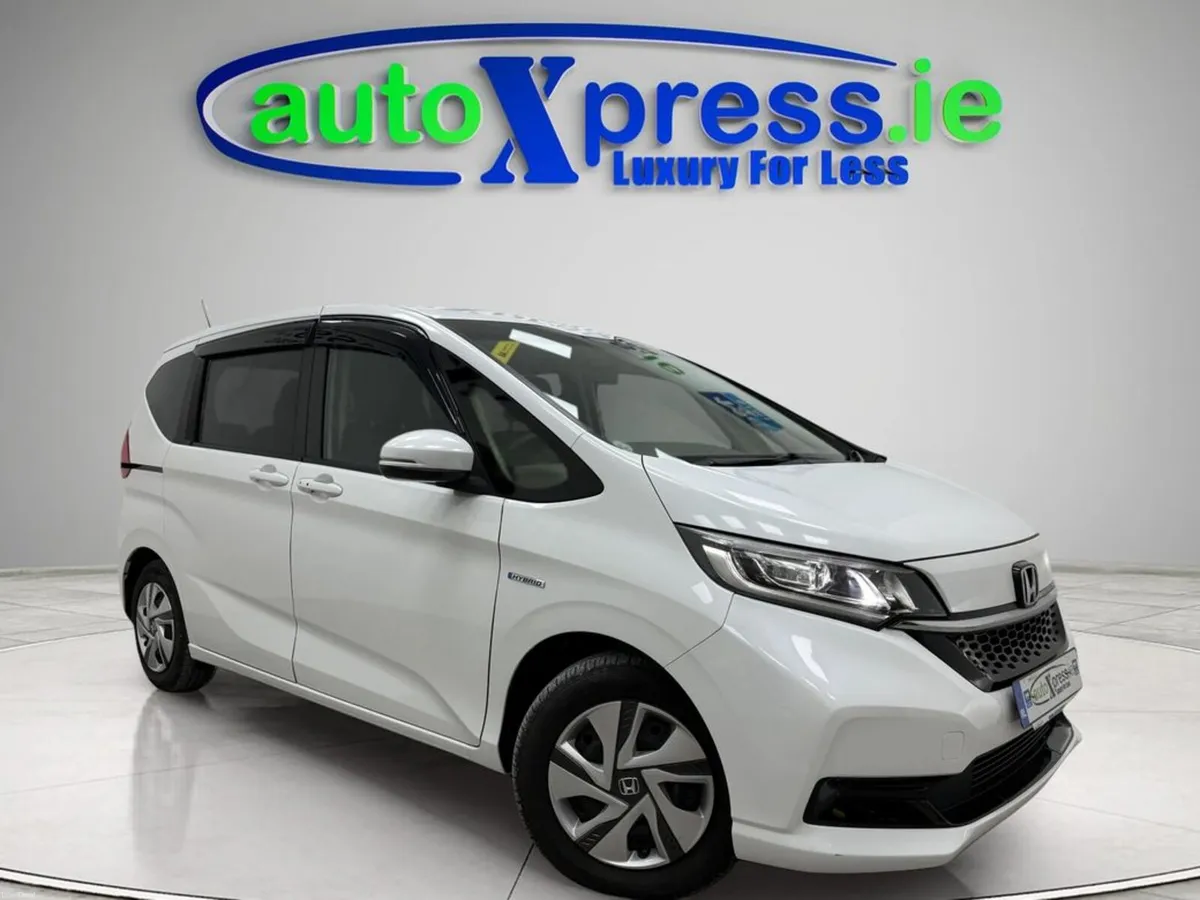 Honda Freed HYBRID G Automatic, 6 Seat Reversing c - Image 1