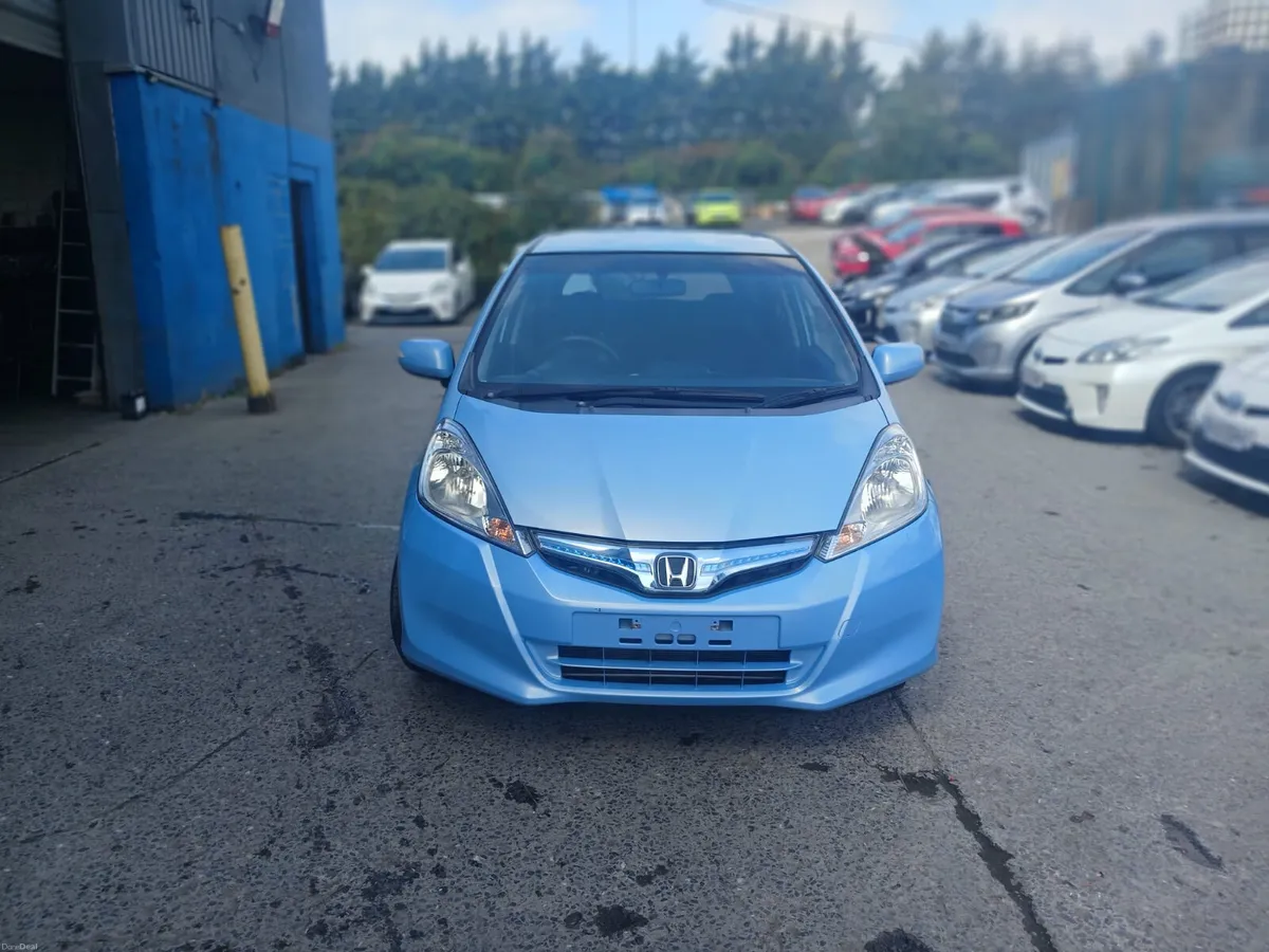 2012 Honda Fit Hybrid Automatic - Image 3