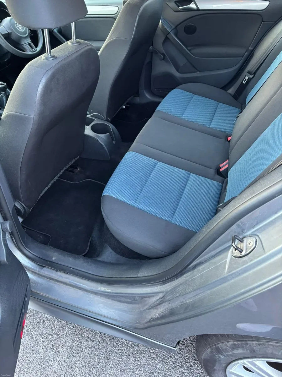 Volkswagen Golf 2011 - Image 5