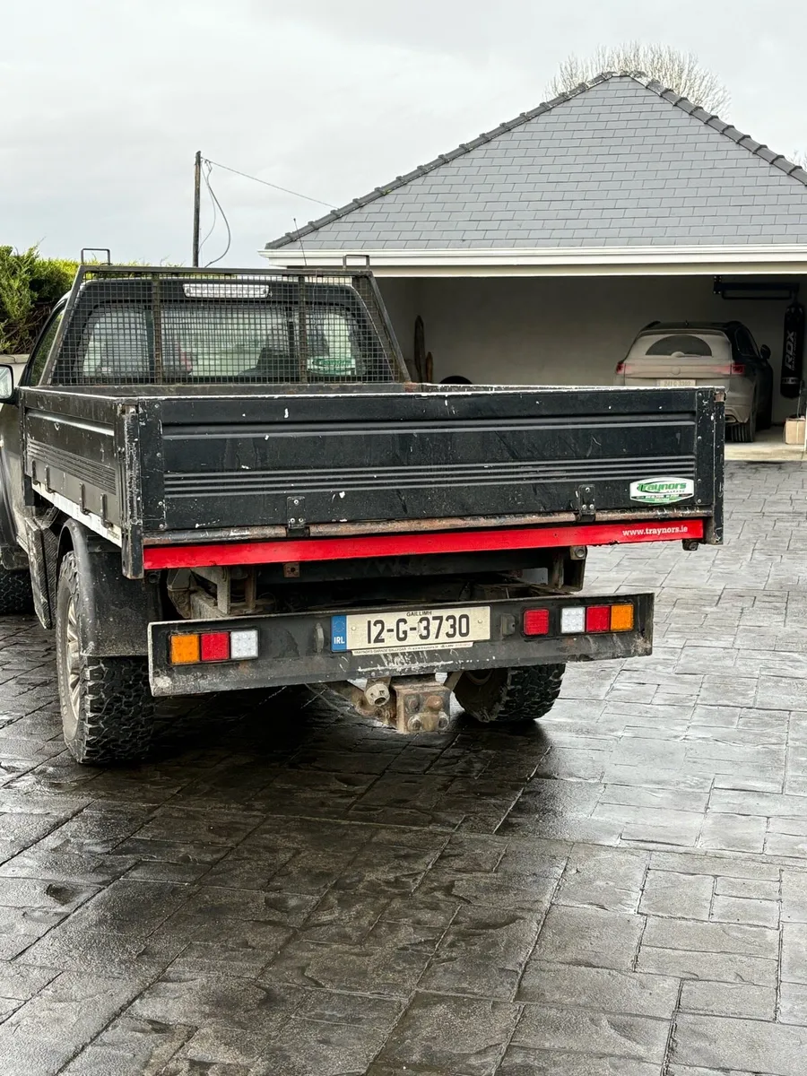 Isuzu D-Max pickup with tipping body - Image 3