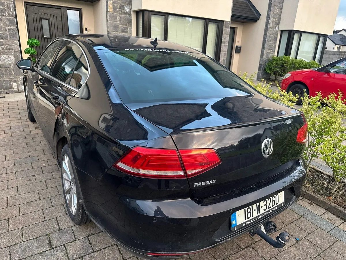 2018 Volkswagen Passat - Image 2