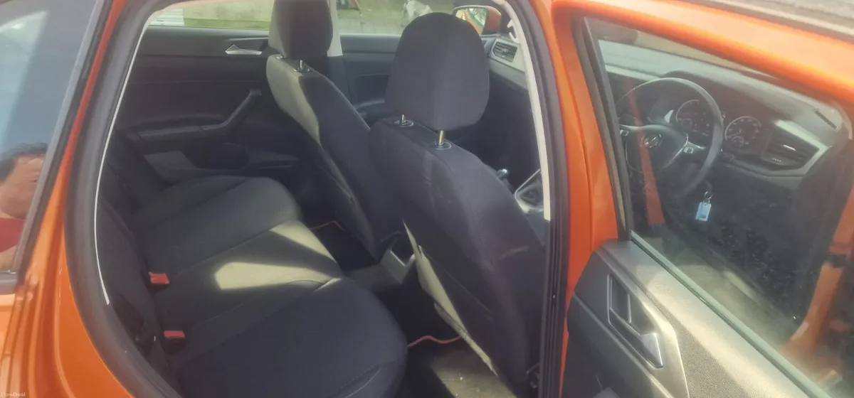 Volkswagan polo - Image 6