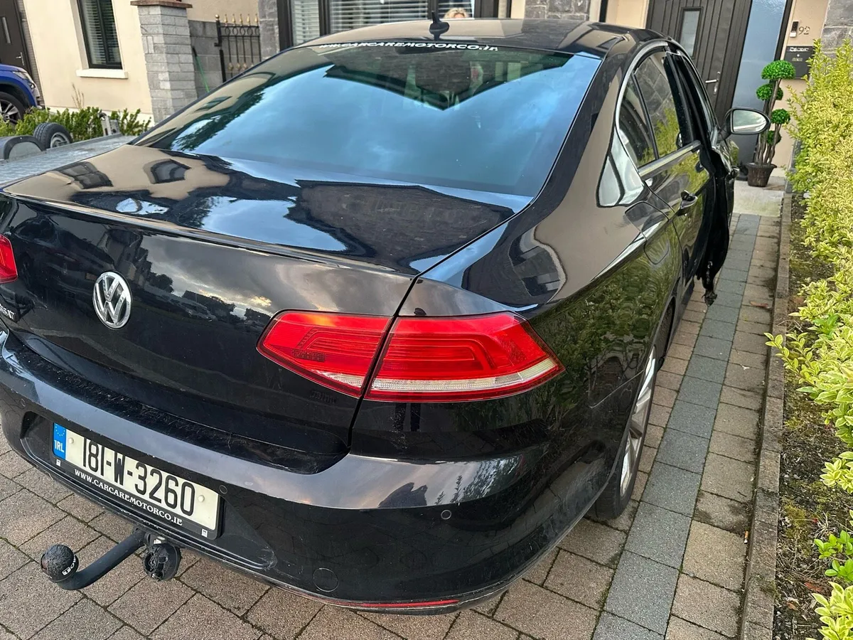 2018 Volkswagen Passat - Image 3