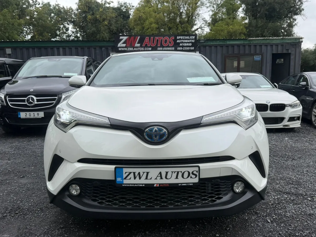 2017 TOYOTA  CHR 1.8 HYBRID - Image 3