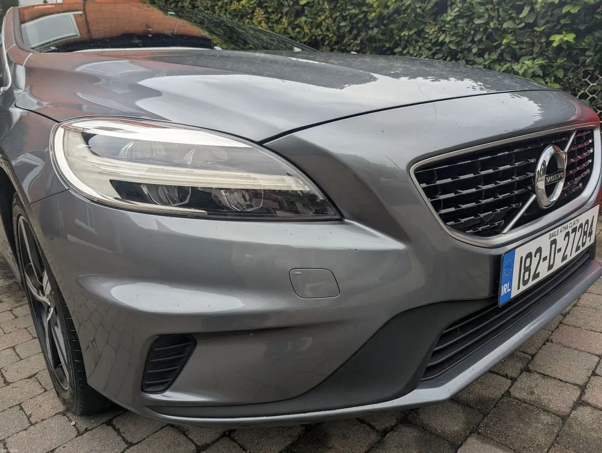 Volvo V40 2018 2.0L PETROL R DESIGN - Image 6