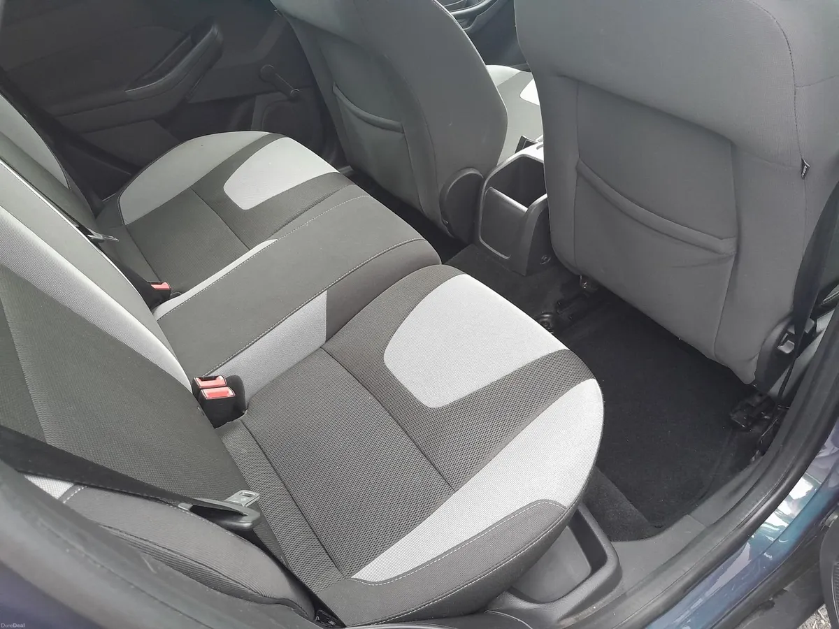 2014 Ford Focus zetec nct 02/27 tax 11/26 - Image 5