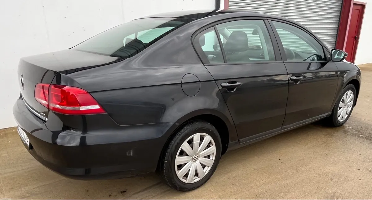 Volkswagen Passat 2013 - Image 3