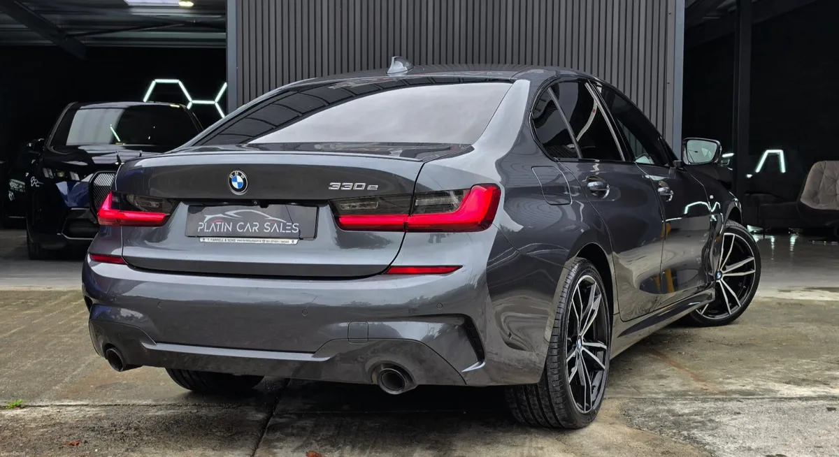 🔥2020 BMW 330e Msport Petrol plug in Hybrid_Pro P - Image 5