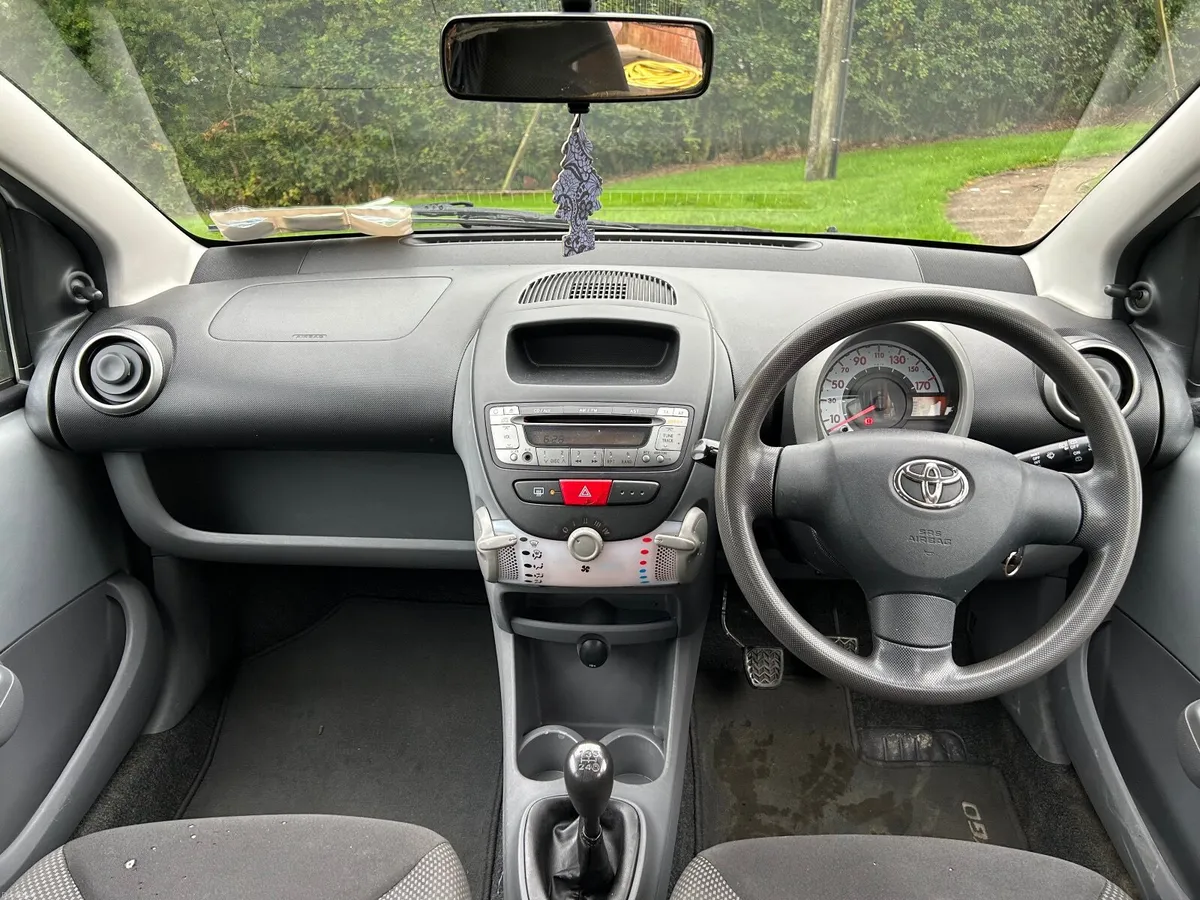 Toyota Aygo 2011 - Image 5