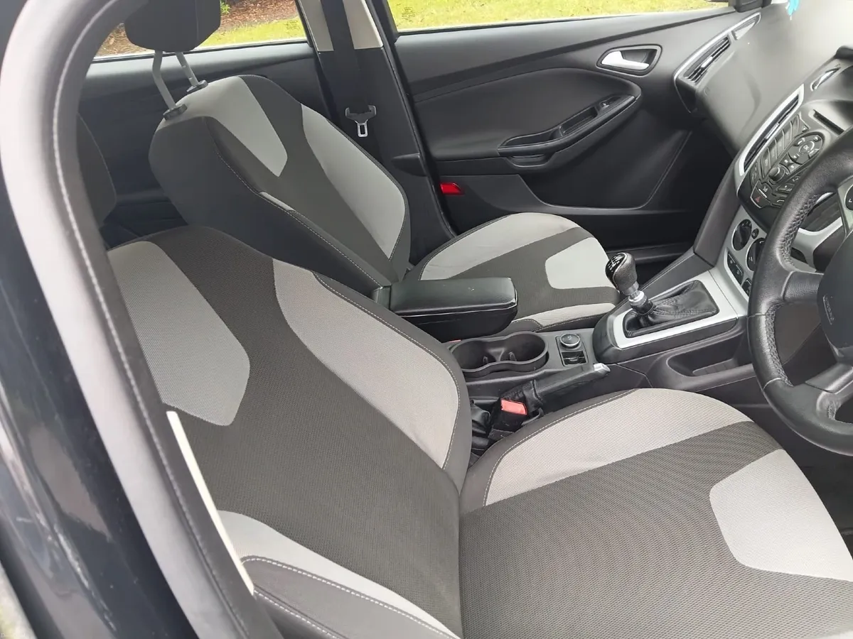 2012 FORD FOCUS ESTATE DIESEL NCTD 10/27 - Image 2